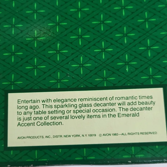 Avon Emerald Green Decanter & Cordial Glasses 5 Pc Set NIB - Picture 6 of 7